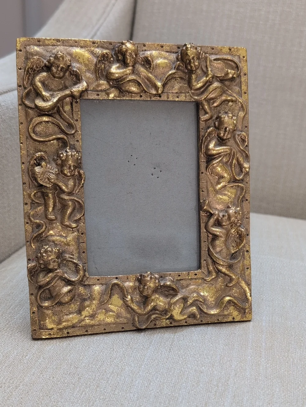 Ornate Gold Cherub Picture Frame - Decorative Home Accent 3.5 x 5 Photo Opening